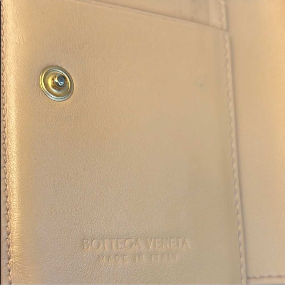 Bottega Veneta Tan Leather Wallet with dust bag - Picture 7 of 16